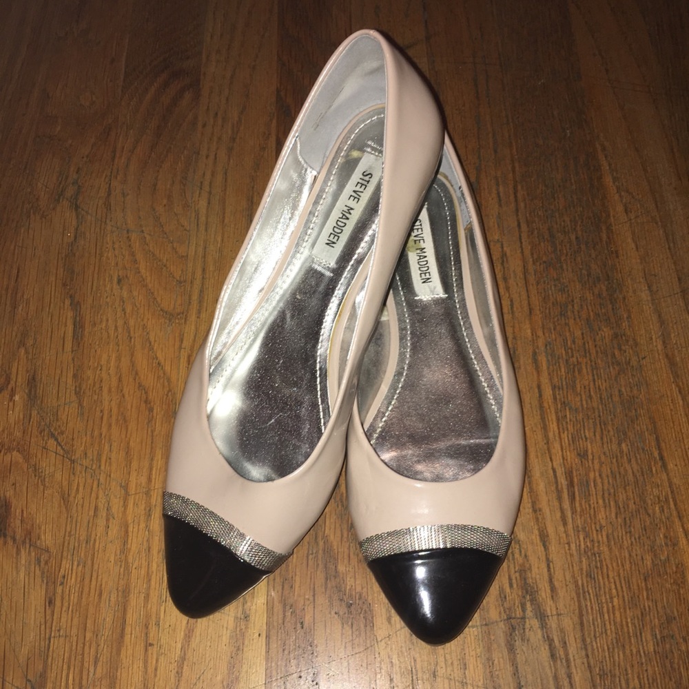 Steve Madden Nude Patent Leather Flats - SZ 10